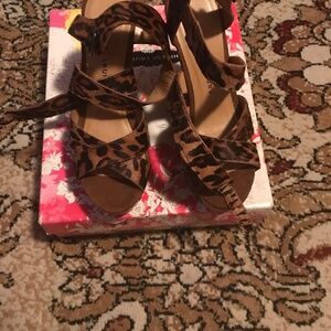 Used Size 8 Sandals